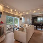 Villa Ianthi By 