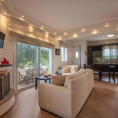 Villa Ianthi By 