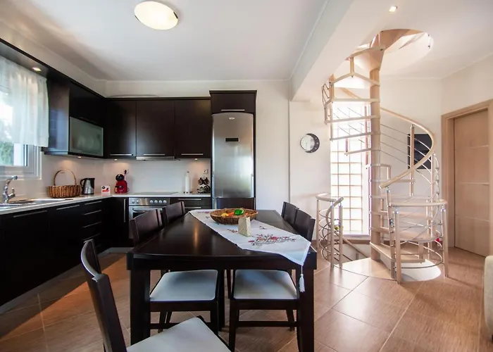 Vila Ianthi By 
